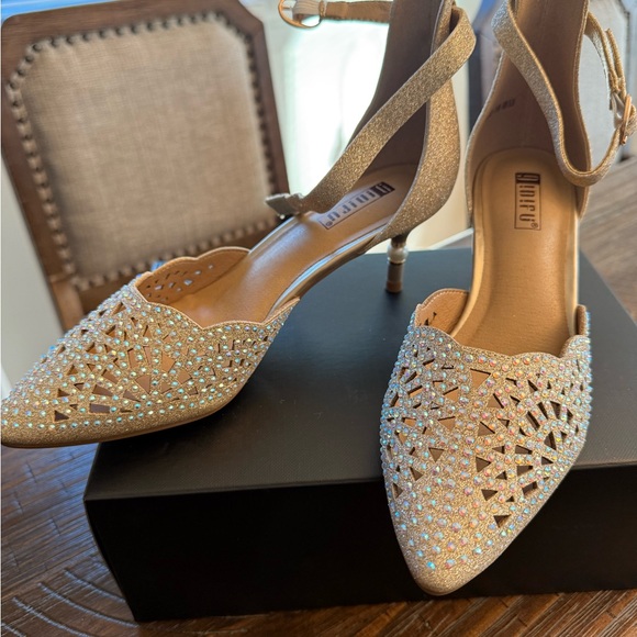 IDIFU Women's Gold Ankle Strap Rhinestone Sequins Heels, size 5.5 - Picture 4 of 6